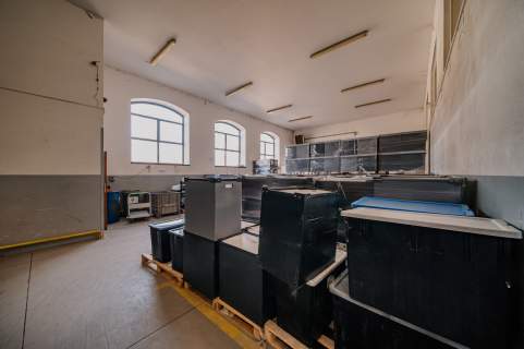 Magazyn ogrzewany na parterze 1185 m2 Senatorska 70 w Łodzi