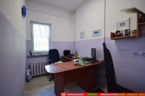 Duży lokal handlowo-usługowy, parter, rampa.