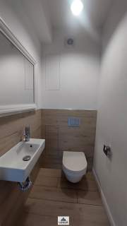 Lokal handlowy usługowy biurowy 150 m2 parking