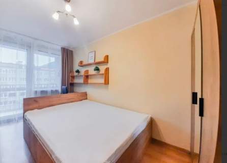 Przestronne mieszkanie z balkonem w centrum