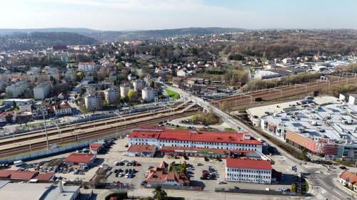 Proszowska 1 w Bochni lokale na piętrze parking