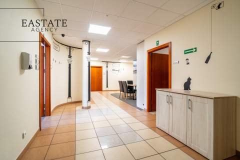 Gabinet 33m2, Recepcja, Blisko SKM, Parking