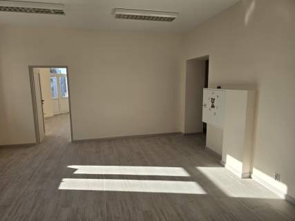 Lokal usługowo-biurowy w ścisłym centrum Kielc