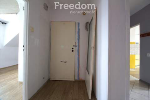 64 m2 możliwy podział na 2 mieszkania