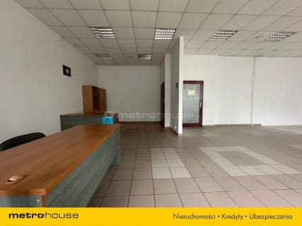 Lokal 133 m / parking / ciąg pieszy