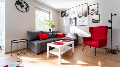 Bronowice, ul. Lea, 2 pok., duży garaż