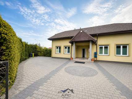 Widoczny lokal usługowy 104 m parter 