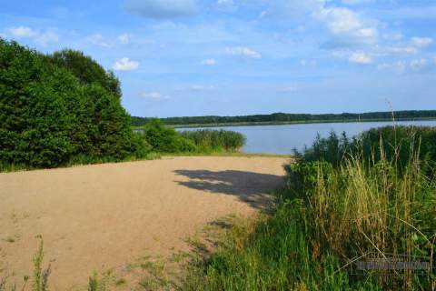 Atrakcyjna działka budowlana nad jeziorem Radacz