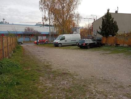 Krochmalna 31, Dziesiąta, MP na ogrodzonym terenie