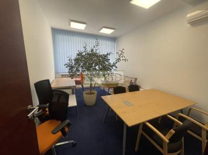 Wysoki standard,recepcja,dostęp24h,parking,ochrona