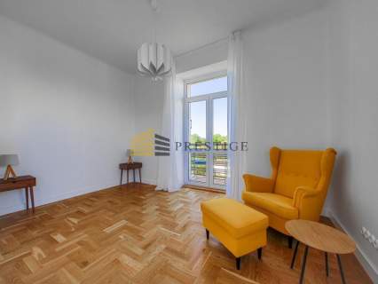Elegancki 4 pokojowy apartament w kamienicy