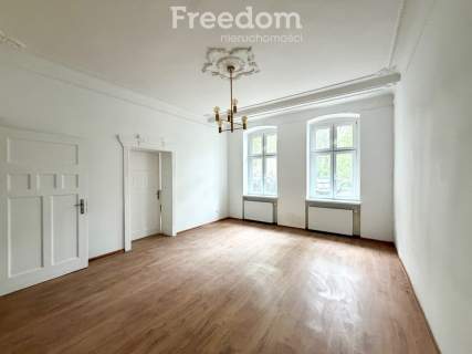Wyremontowane i przestronne - 90m - Pl. Wolności 2