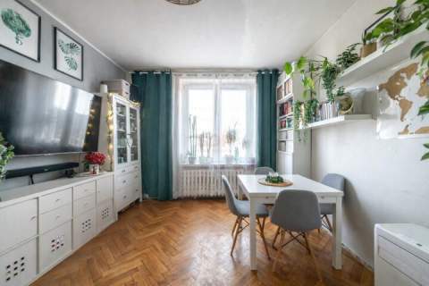 Centrum 2 pok. w rozkładzie balkon osobna kuchnia parking