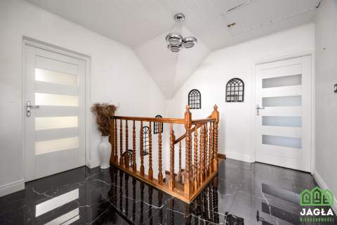 150 m2 Dom z Ogrodem Zimowym i 70 m2 Budynek Gosp.