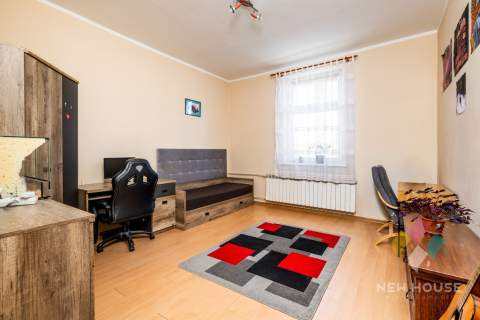 3 pok. mieszkanie przy Akademii Policji, parter