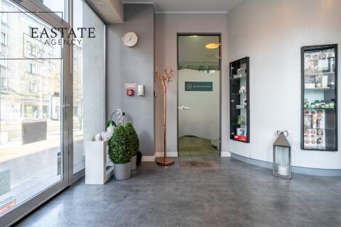 Cesja Kliniki, Gabinety, Duże Witryny, W Centrum