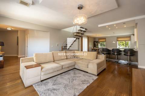 Przestronny Apartament 155 mkw, 2 łazienki, Garaż