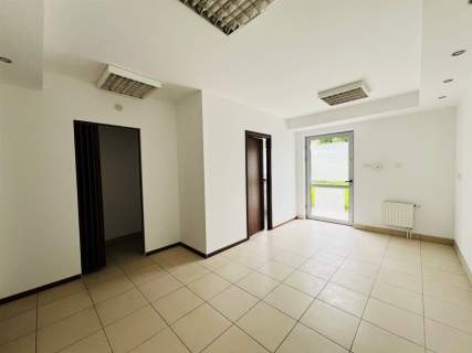 Lokal użytkowy 55 m2/ 2 sale/ Ustronie/ przy targu