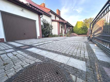 Przestronny dom 5 pokoi ogród garaż centrum Bielan
