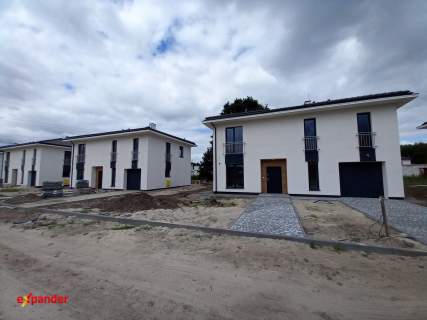 DOM WOLNOSTOJĄCY Z GARAŻEM 156 M2 CZARNE BŁOTO
