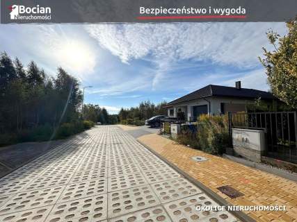 Uzbrojona działka, blisko jeziora Tuchomskiego
