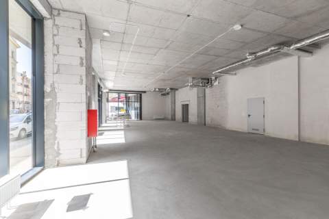 Lokal o pow. 490,56 m2 z witrynami ul. Jasna