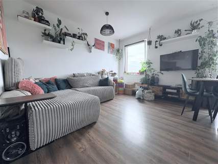 Bazaltowa/3pok/balkon/klima/2m. postojowe/komórka