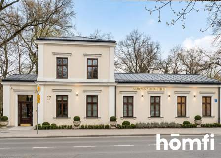 Zabytkowa willa nad rzeką z dużą działką