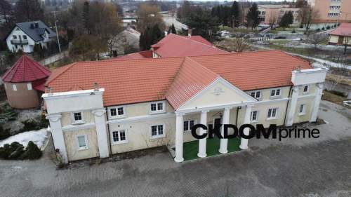 Pałac Łazienkowski   centrum Staszowa