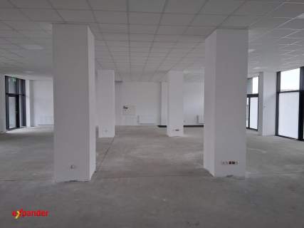 Lokal z wirtyna parter 80 m2