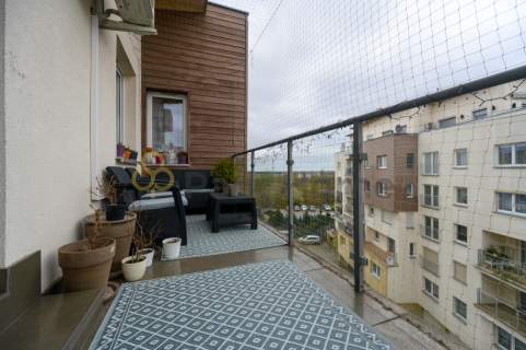 Duży balkon, 3 pok., 4 piętro, ul. Obywatelska