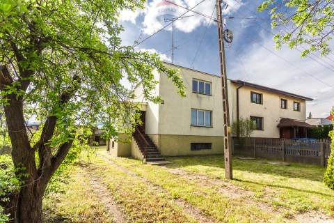 Dom 190 m z działką 835 m blisko centrum Łasku