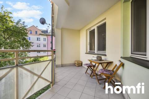 3 ODDZIELNE POKOJE 2 BALKONY 1 PIĘTRO