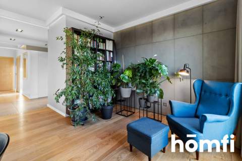 Przestronny apartament na ostatnim piętrze 