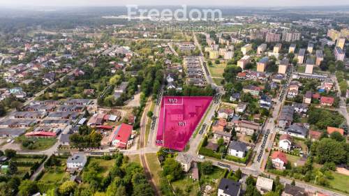 Obiekt przemysłowy z zapleczem biurowym i garażami
