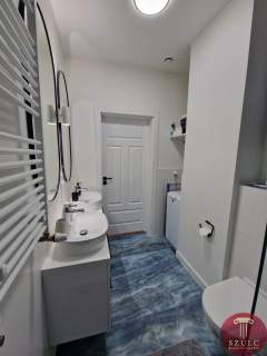 Na wynajem komfortowy apartament w sercu miasta.