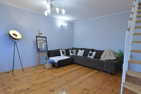 Dwupoziomowy Apartament w Zielonej Okolicy 