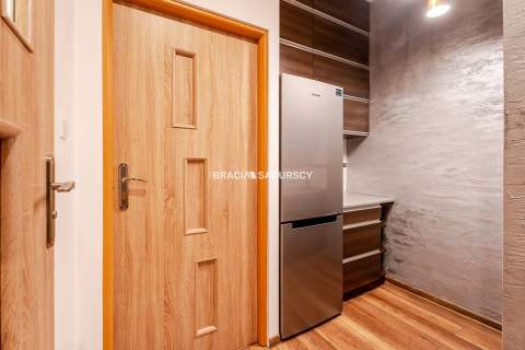 2pok 43 m2 atresole 20 min spacerem od Rynku