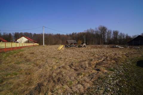 Działka z domkiem nad potokiem- gm. Wadowice Górne