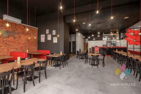 Lokal gastronomiczny 3 miejsca parkingowe, witryna
