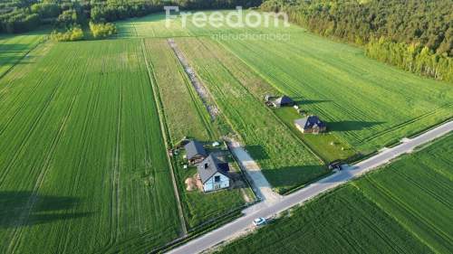 Urokliwa działka przy lesie 1400m2 Sobakówek z WZ