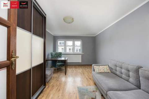 4 pokoje - Bielawy - miejsce parkingowe