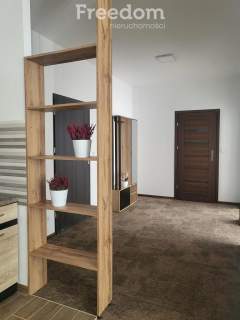 Ostatni apartament nad jeziorem w otoczeniu lasów.