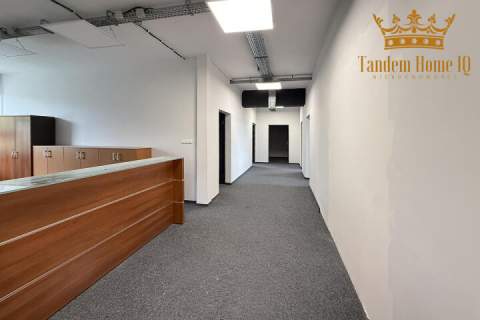 Na wynajem biuro 160,6 m2 z częściami wspólnymi, Włochy, Jer