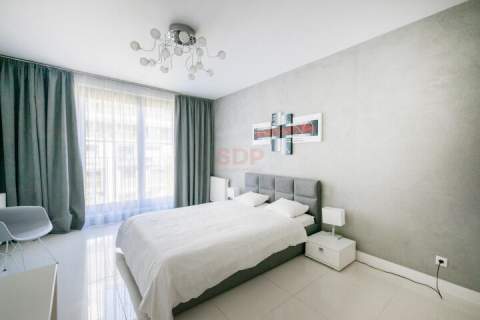 Mieszkanie przy rzece w apartamentowcu z 2012 roku 