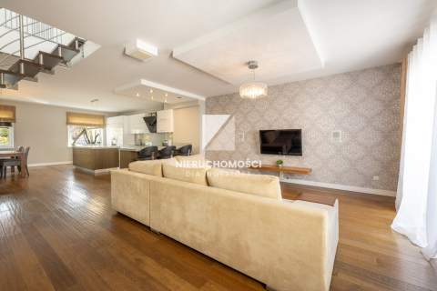 Przestronny Apartament 155 mkw, 2 łazienki, Garaż
