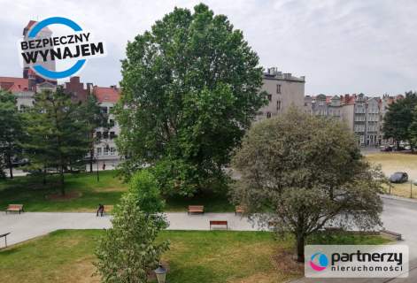 Stare Miasto, ul. Świętojańska antresola