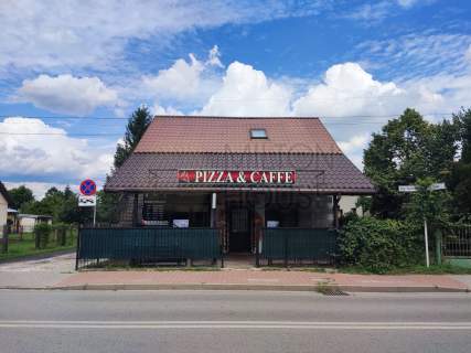 Budynek handlowo-gastronomiczny w centrum Pilawy