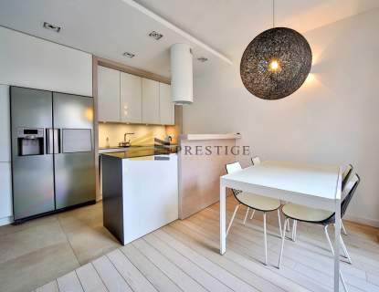  RESTAURA CENTRUM PRESTIŻ WYSOKI STANDARD 