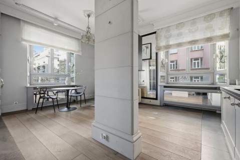 Eleganckie mieszkanie Plac Zbawiciela 49,5 m2